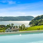 With Pool And Panorama - Friend Trip,company Outing