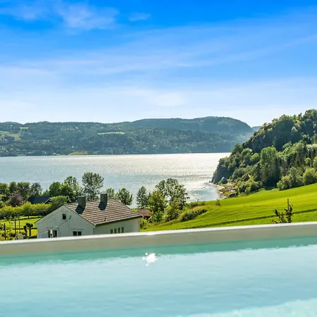 With Pool And Panorama - Friend Trip,company Outing